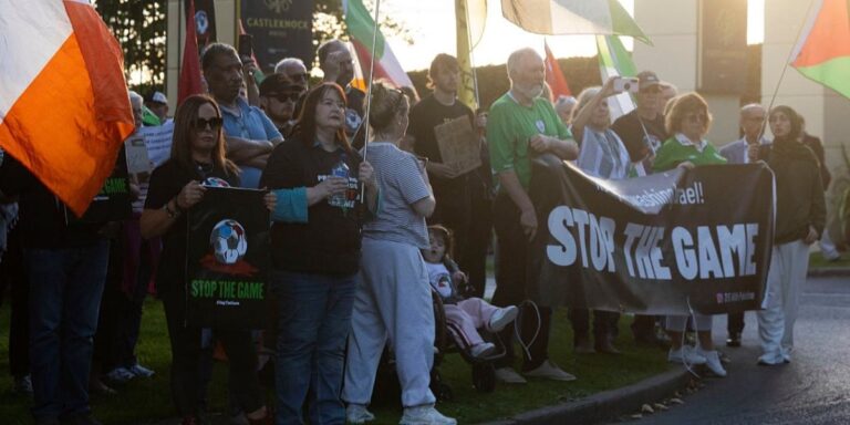 Navijači u Dublinu protestuju, traže od igrača da ne zaigraju Navijači u Dublinu protestuju, traže od igrača da ne zaigraju