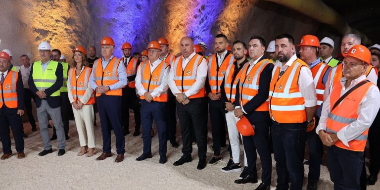 Obilježen završetak probijanja tunela Kvanj južno od Mostara, važan projekat u sklopu Koridora 5C Obilježen završetak probijanja tunela Kvanj južno od Mostara, važan projekat u sklopu Koridora 5C