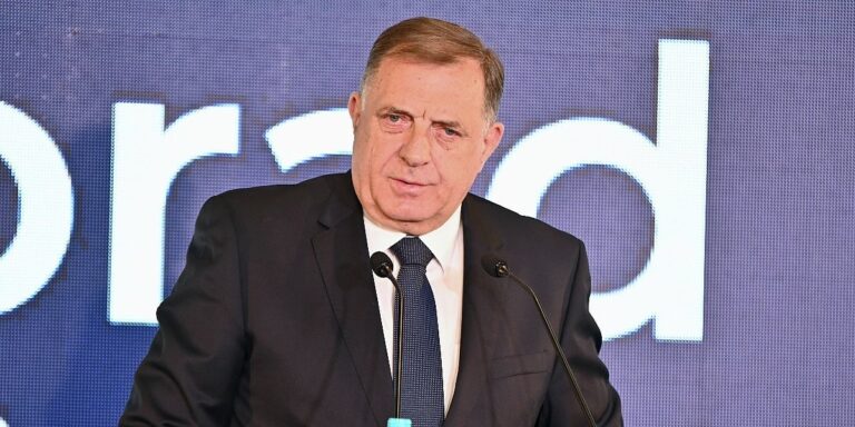 On je veliki državnik i vizionar "On je veliki državnik i vizionar"