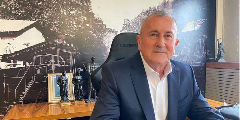Potvrđena optužnica protiv bivšeg direktora RMU Banovići i vlasnika firme iz Lukavca kojeg terete da mu je dao mito Potvrđena optužnica protiv bivšeg direktora RMU Banovići i vlasnika firme iz Lukavca kojeg terete da mu je dao mito