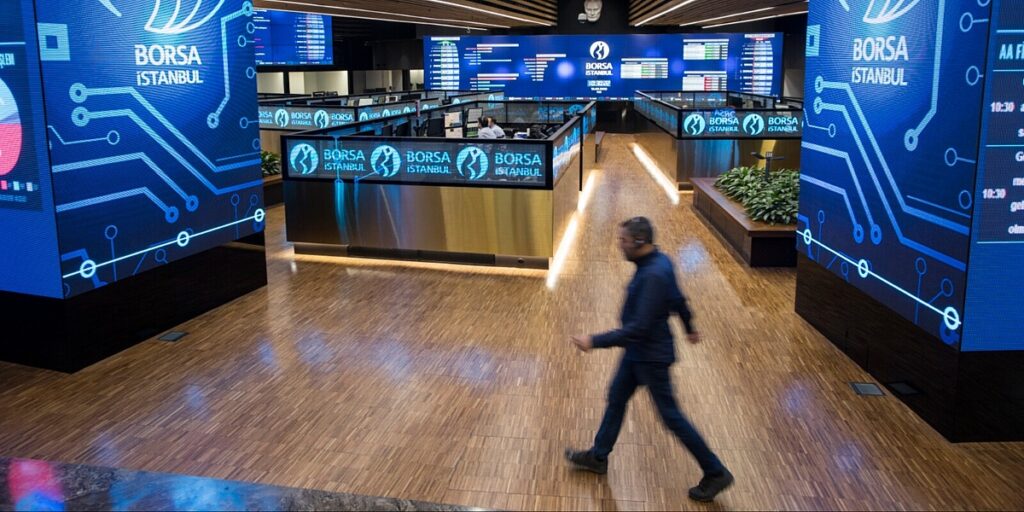 Razbijena gigantska Ponzijeva šema na berzi u Istanbulu, zamrznute milijarde dolara Razbijena gigantska Ponzijeva šema na berzi u Istanbulu, zamrznute milijarde dolara