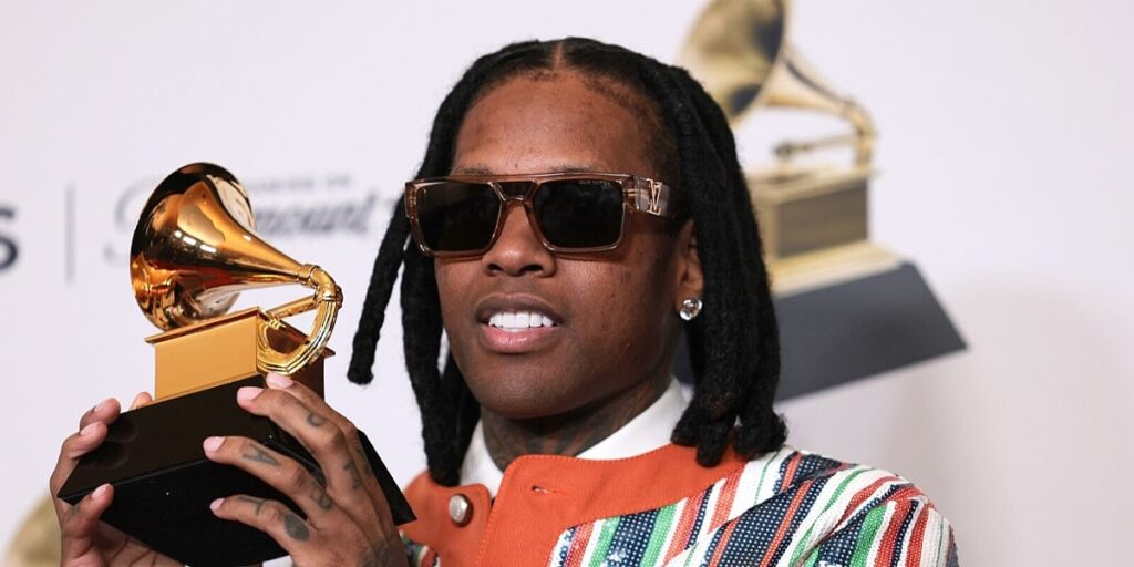 Reper Lil Durk oslobođen optužbi za naručivanje ubistva rivala, ali ostaje iza rešetaka Reper Lil Durk oslobođen optužbi za naručivanje ubistva rivala, ali ostaje iza rešetaka
