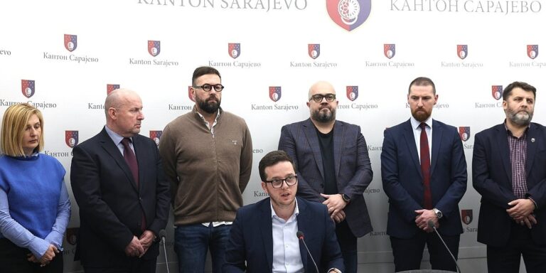 Samostalni sindikat državnih službenika i namještenika pokreće tužbu protiv Vlade KS: Sporne isplate sindikalistima Samostalni sindikat državnih službenika i namještenika pokreće tužbu protiv Vlade KS: Sporne isplate sindikalistima