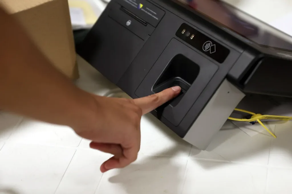 Šta ako skener zakaže ili nestane struje? Stručnjakinja za N1 pojasnila šta birače čeka 4. oktobra Šta ako skener zakaže ili nestane struje? Stručnjakinja za N1 pojasnila šta birače čeka 4. oktobra