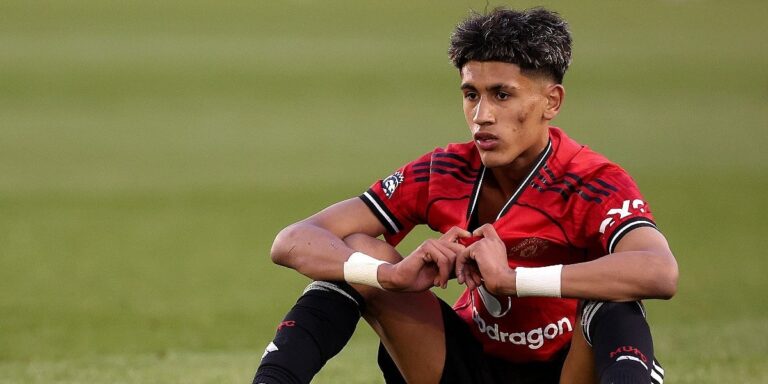 Težak udarac za Manchester United, “Mali Messi” iznenada traži hitan raskid ugovora Težak udarac za Manchester United, "Mali Messi" iznenada traži hitan raskid ugovora