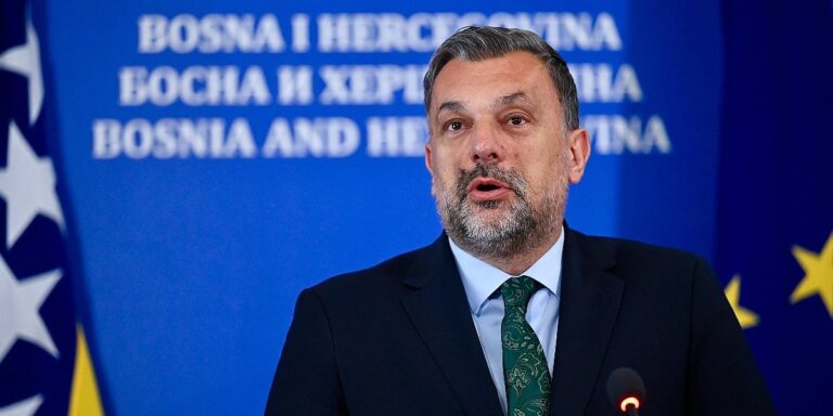 Traži sankcionisanje odgovornih za sahranu zločinca Mladića Traži sankcionisanje odgovornih za sahranu zločinca Mladića