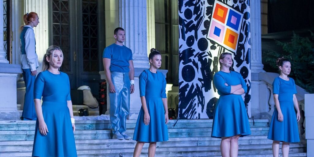 U sklopu festivala “Kultura na ulice!” izvedena predstava “Tri boje cvekle” U sklopu festivala "Kultura na ulice!" izvedena predstava "Tri boje cvekle"