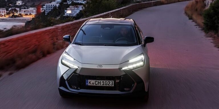 Uskoro nećete morati fotografisati telefonom u vožnji, Toyota patentirala sistem koji to radi umjesto vas Uskoro nećete morati fotografisati telefonom u vožnji, Toyota patentirala sistem koji to radi umjesto vas