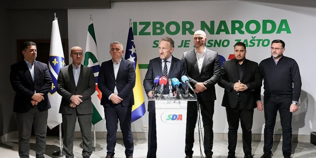 Vlast na odlasku je krišom i pravnim akrobacijama sebi povećala plaće Vlast na odlasku je krišom i pravnim akrobacijama sebi povećala plaće