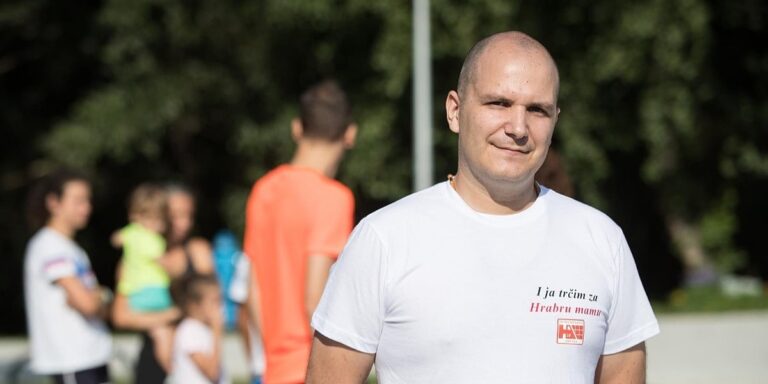 Prokockao pola miliona eura prikupljenih za liječenje bolesne supruge, osuđen na 3,5 godine zatvora Prokockao pola miliona eura prikupljenih za liječenje bolesne supruge, osuđen na 3,5 godine zatvora