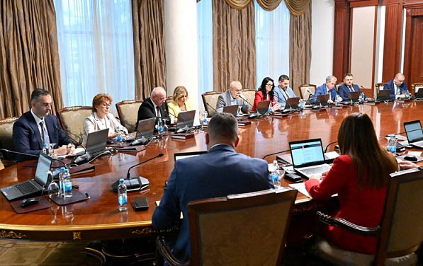 Vlada RS utvrdila Konsolidovani izvještaj: Polugodišnji prihodi 4,5 milijarde KM Vlada RS utvrdila Konsolidovani izvještaj: Polugodišnji prihodi 4,5 milijarde KM